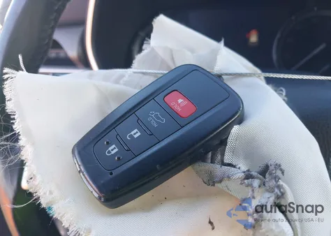 2021 Toyota Highlander Xle z USA, uszkodzony, nr VIN 5TDGZRBH6MS544078